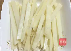 Illustration of how to make homemade French fries 1