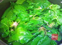 Illustration of how to make cold spinach vermicelli 2