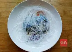 Illustration of how to make eggplant steamed vermicelli 4