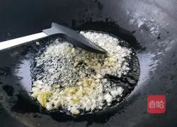 Illustration of how to make garlic vermicelli and baby cabbage 7