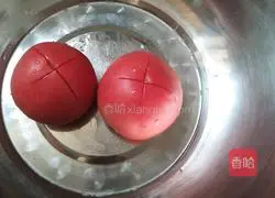 Illustration of how to make scrambled eggs with tomatoes and fungus 4