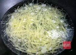 Illustration of how to make cold and spicy potato shreds 2