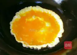 Illustration of how to make scrambled eggs with chili pepper 4