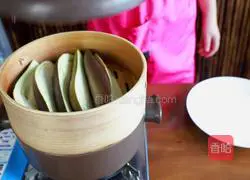 Eggplant is a frequent fixture in home-cooked dishes.Today I will introduce a way to relieve the heat - mixed eggplant strips Illustration of how to do it 11