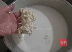 Illustration of how to wash your face with Liangpi 4