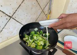 Illustration of how to make stir-fried broccoli 10