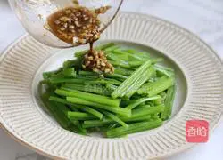 Illustration of how to make cashew nuts and celery 9
