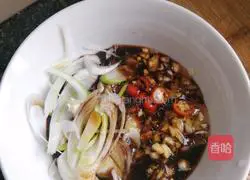 Illustration of how to make cold bitter chrysanthemum 2