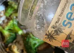 Lily Broccoli Recipe Illustration 10