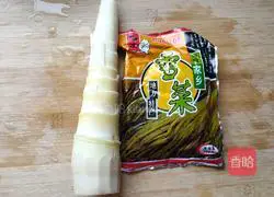 Illustration of how to make shredded bamboo shoots and bean paste soup 5