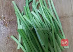 Illustration of how to make double pepper and garlic moss 1