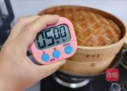 Illustration of how to make celery pimples 7