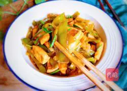 Illustration of how to make fried green pepper and dried beans 14