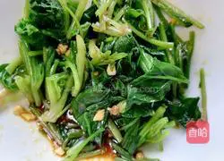 Illustration of how to mix spinach with peanuts 8