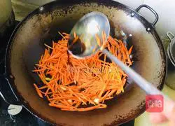 Illustration of how to make fried tofu with shredded carrots 6