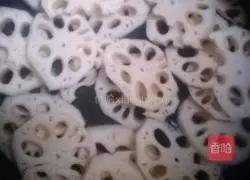 Illustration of how to make sweet and sour lotus root slices 3