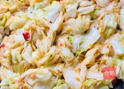 Illustration of how to make spicy cabbage 3