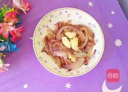 Illustration of how to stir-fry green apples with onions 13