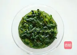 Illustration of making garlic paste 2