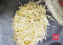 Illustration of how to make spiced potato shreds 7