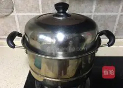 Illustration of how to steam shredded carrots 7