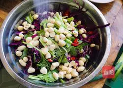 Illustration of how to make cold peanut, parsley and purple cabbage 4