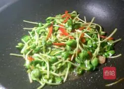 Illustration of how to make stir-fried bean sprouts 9