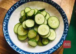 Illustration of how to make stir-fried milk melon 2