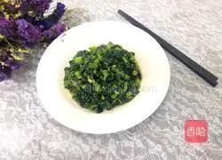 Illustration of how to make garlic lettuce leaves 12