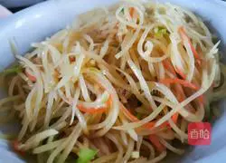 Illustration of making spicy and sour potato shreds 7