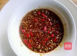 Illustration of how to make cold cucumber with coir raincoat 6