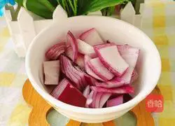 Illustration of how to make fried onions and lettuce 3