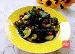 Illustration of how to make cold fungus and cucumber 8