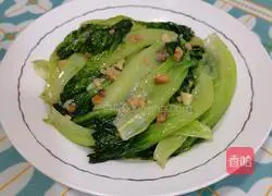 Illustration of how to make fried lettuce with garlic 8