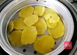 Potato and lotus root cake recipe 5