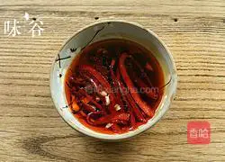 Illustration of how to make cold Houttuynia cordata leaves 3