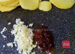 Illustration of how to make homemade potato chips 3