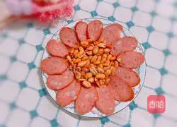 Illustration of how to make red sausage salad with peanuts 5