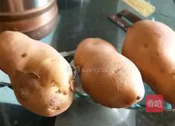 Illustration of how to make fried potato slices 1