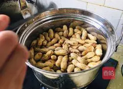 Illustration of how to make braised peanuts 4