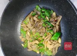 Illustration of how to make fried oyster mushrooms with pepper 4