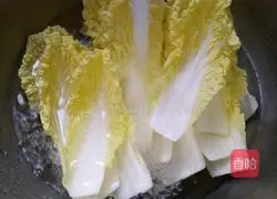 Illustration of how to make tomato vermicelli pot 3