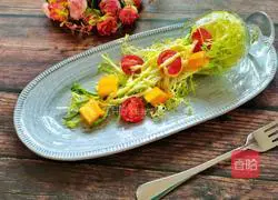Illustration of how to make fruit and vegetable salad 9
