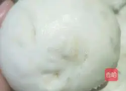 Illustration of how to make steamed stuffed buns stuffed with potatoes, eggs and chives 9