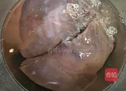 Illustration of how to make boiled pork liver 1