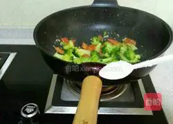 Illustration of how to make stir-fried broccoli 7