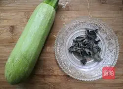 Illustration of how to make fried fungus with zucchini 1