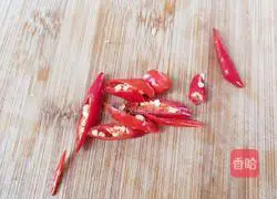 Illustration of how to make spicy and sour potato shreds 2