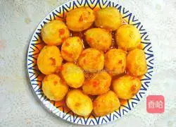 The gorgeous transformation of small potatoes.Illustration of how to make fish-flavored small potatoes 9