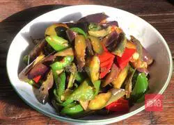 Original green pepper stir-fry Eggplant recipe illustration 11